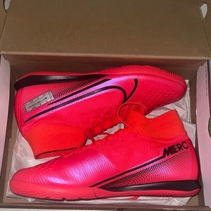 Nike Brand Superfly Elite IC mens Football Sz 11.5